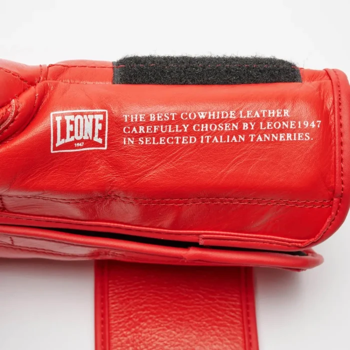 Перчатки боксерские с бинтами Leone GN111 THE GREATEST размер 16 унций, красные