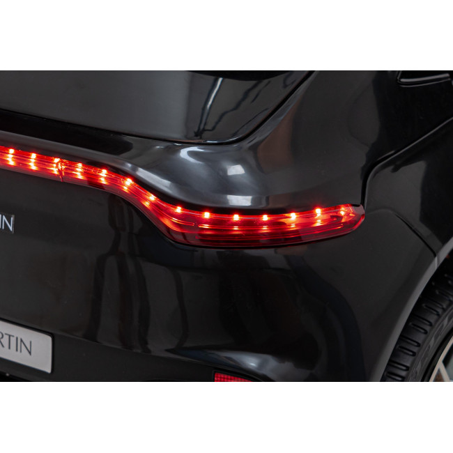 Детская аккумуляторная машинка Aston Martin DBX Черная