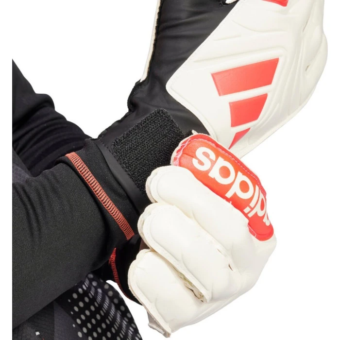 Рукавички воротарські Adidas Copa Club Goalkeeper JH3789 р. 9,5, чорно-білі