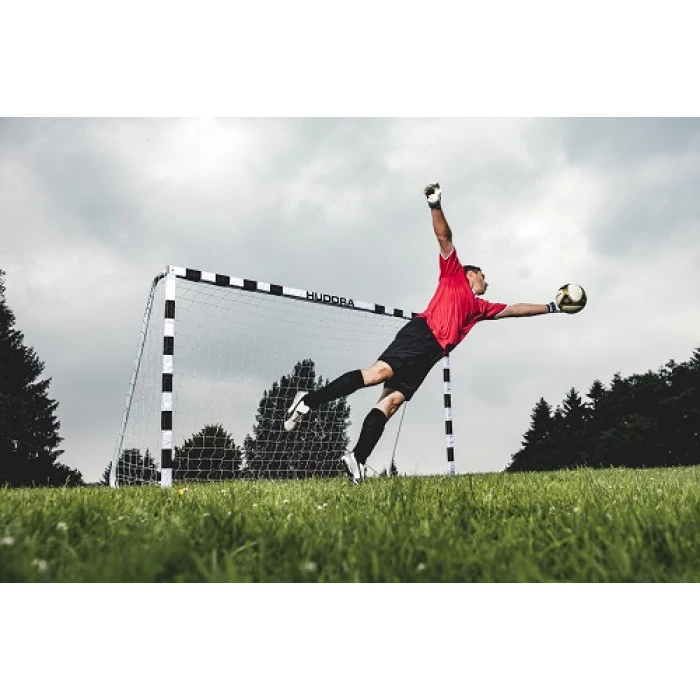 Ворота футбольные Hudora Stadion 300 х 200 см, черно-белые.