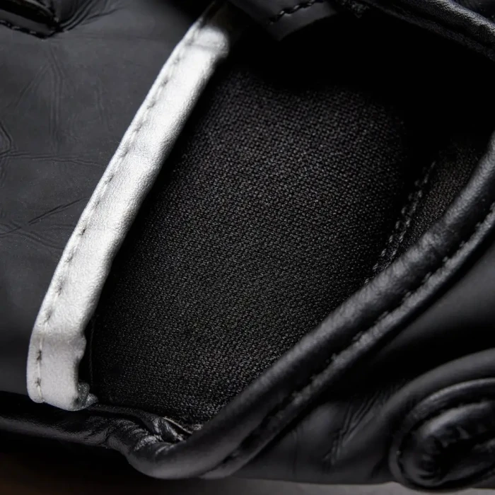 Перчатки греплинговые для ММА с капой Leone BLACK Edition размер S, черные