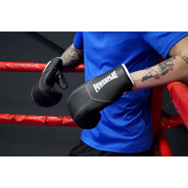 Перчатки боксерские с капой PowerPlay 3011 Evolutions 16 унций, черно-белые