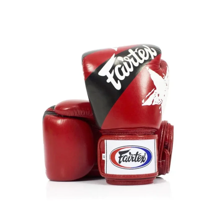 Перчатки боксерские с бинтами Fairtex BGV1 Nation Print 10 унций, красные