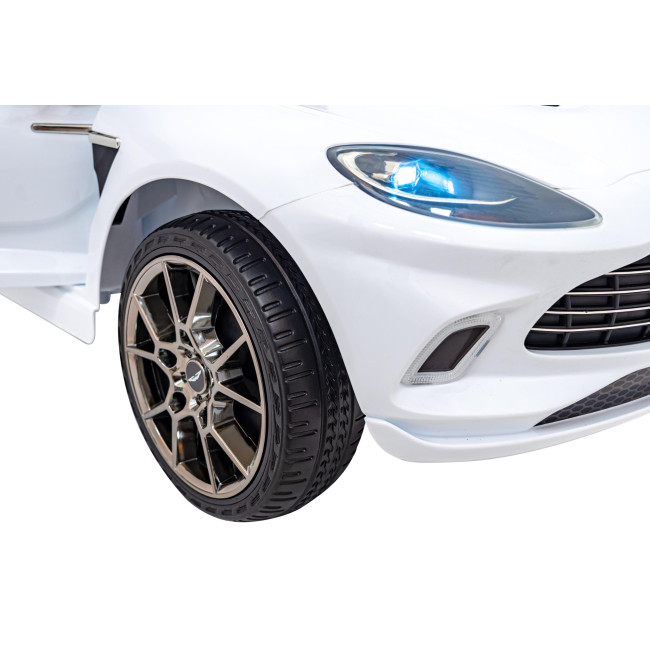 Детская аккумуляторная машинка Aston Martin DBX Белая