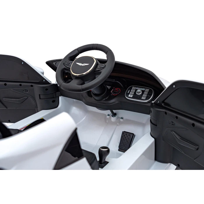 Детская аккумуляторная машинка Aston Martin DBX Белая