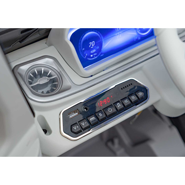 Детская аккумуляторная машинка Mercedes Benz EQG Серая