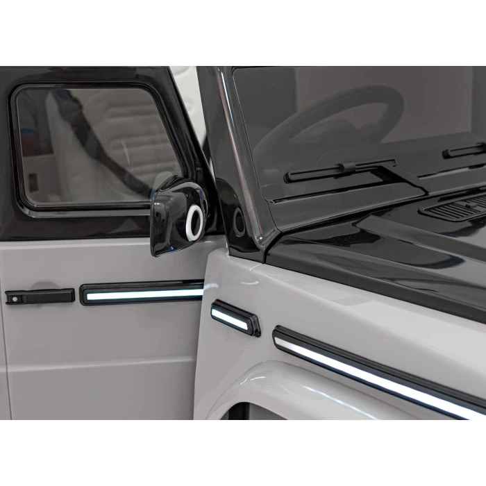 Дитяча акумуляторна машинка Mercedes Benz EQG Сіра