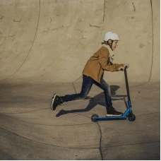 Детский самокат Lionelo WHIZZ NEO BLACK CARBON MULTICOCLOR