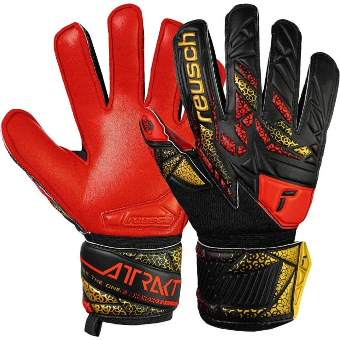 Перчатки вратарские Reusch Attrakt Silver Junior 5572215 7075 г.4,5, черно-красные