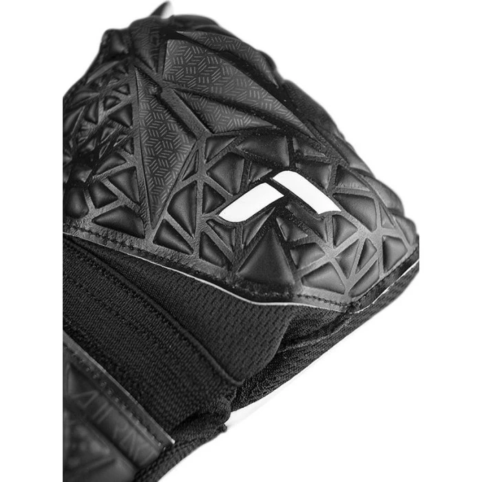 Перчатки вратарские Reusch Attrakt Starter Solid 5470514 7700 г.8,5, черные