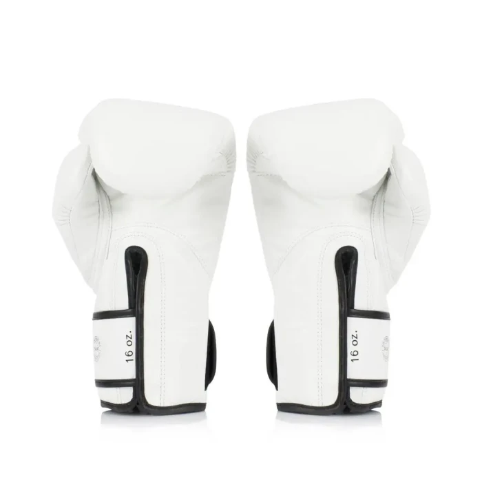 Перчатки боксерские с бинтами Fairtex BGVG1 размер 10 унций, белые