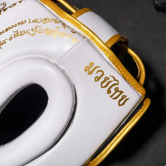 Шлем боксерский закрытый с капой Phantom Muay Thai размер универсальный, белый