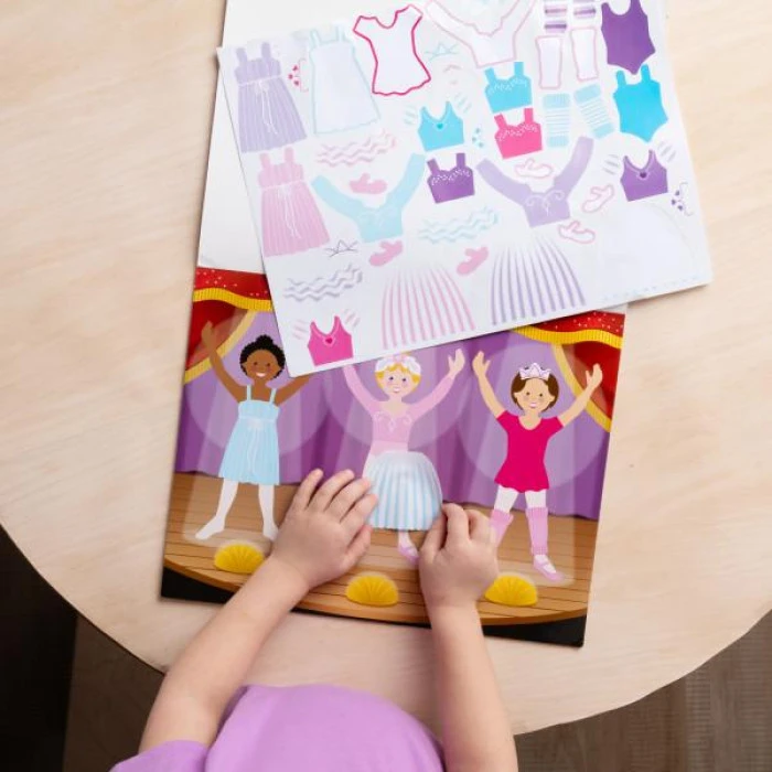 Набор многоразовых наклейок Spin Master Одень куклу Melissa and Doug