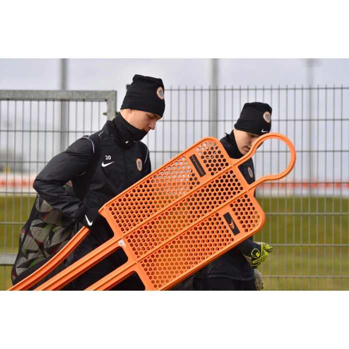 Манекен футболиста для тренировок YakimaSport Pro 180 см, оранжевый.