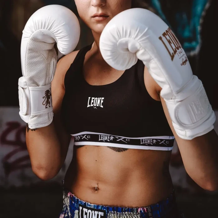 Перчатки боксерские с капой Leone GN059W размер 10 унций, бело-золотистые.