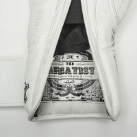 Перчатки боксерские с бинтами Leone GN111 THE GREATEST размер 10 унций, белые