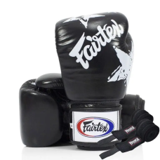 Перчатки боксерские с бинтами Fairtex BGV1 Nation Print 12 унций, черные