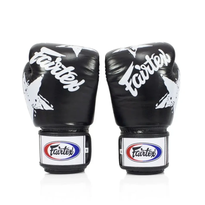 Перчатки боксерские с бинтами Fairtex BGV1 Nation Print 12 унций, черные