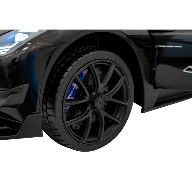 Детская аккумуляторная машинка Maserati MC20 GT2 Черная