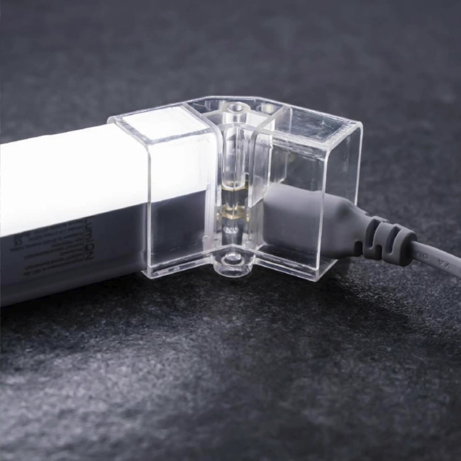 Светильник светодиодный треугольный LumiOn L0-8, 485 x 244 см