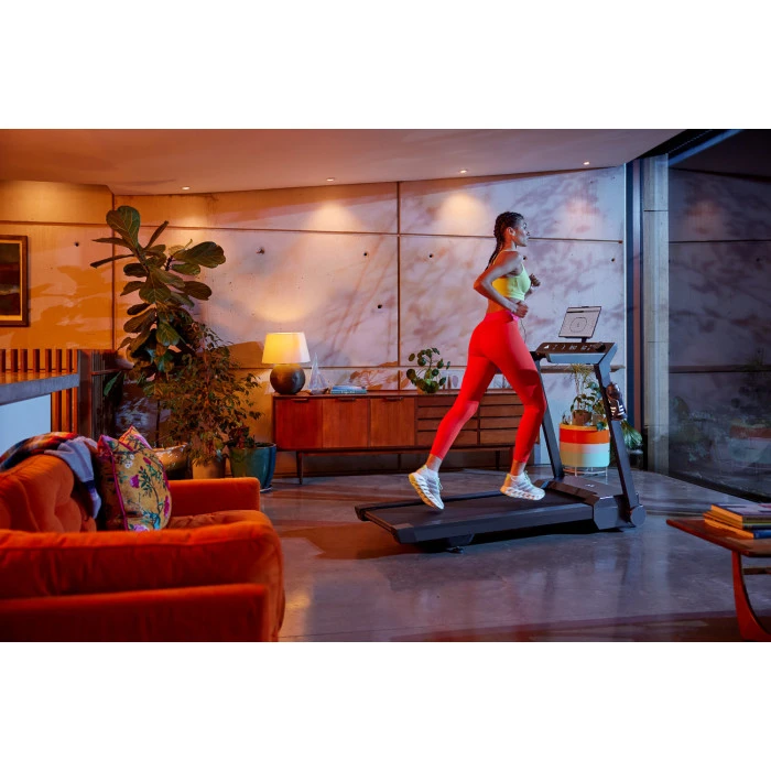 Беговая дорожка электрическая Adidas T24c, черная