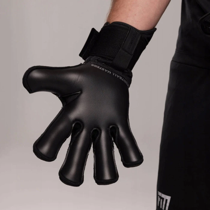 Перчатки вратарские Football Masters Invictus X PRO BLACK р.9, черные