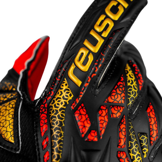 Перчатки вратарские Reusch Attrakt Silver Junior 5572215 7075 г.6,5, черно-красные