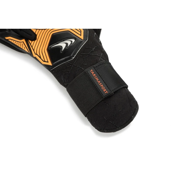 Перчатки вратарские Yakimasport PRO ONE р. 8, черно-оранжевые