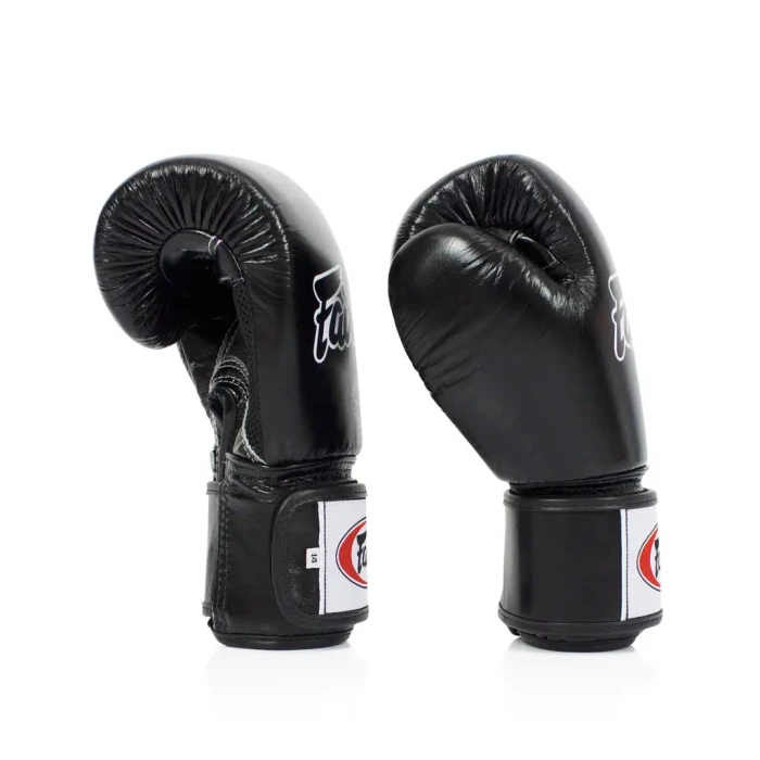 Перчатки боксерские кожаные с бинтами Fairtex BGV1 16 унций, черные