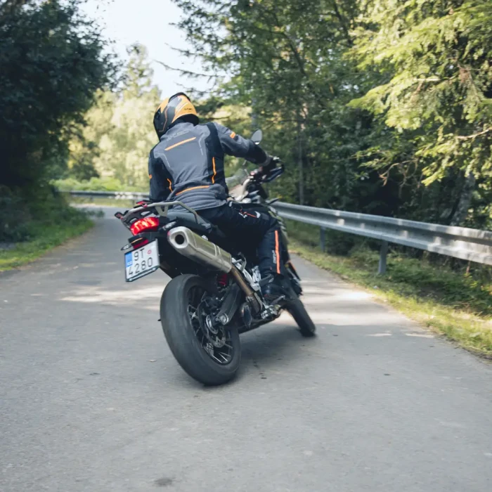 Мотоциклетный шлем с козырьком W-TEC V586 Urbaztec - размер XS (53-54)