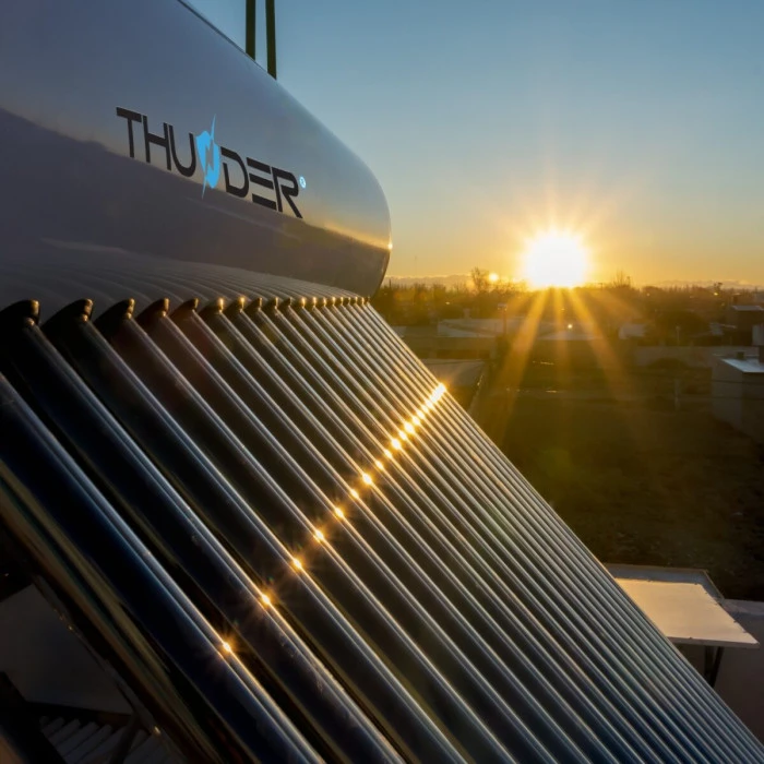 Солнечный коллектор безнапорный THUNDER с баком 100л.