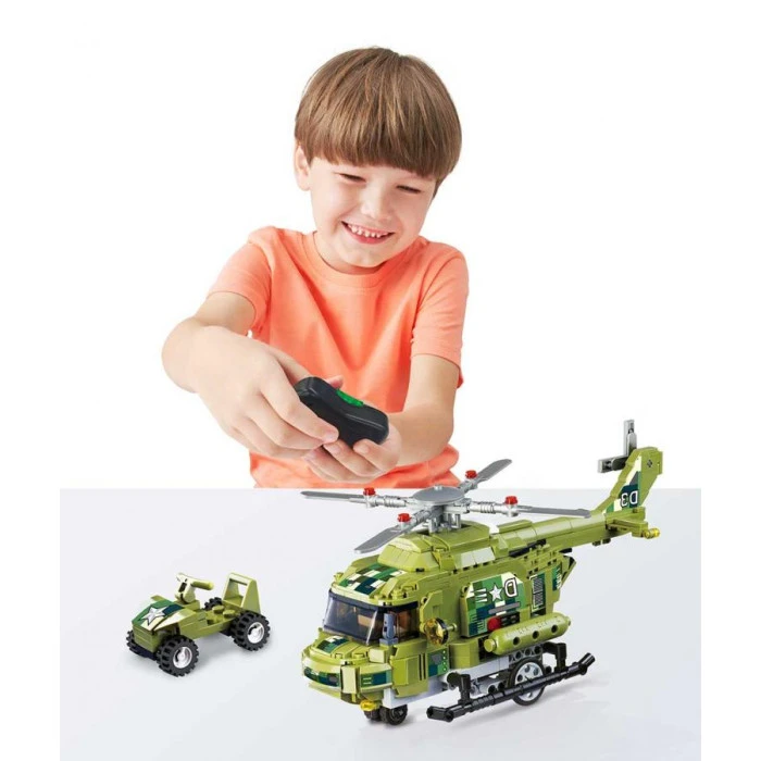 Детский конструктор Alpha Военный вертолет и машинка на дистанционном управлении 676 эл, зелено-черный