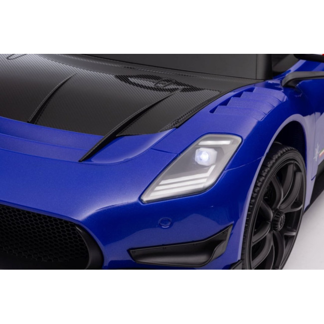 Детская аккумуляторная машинка Maserati MC20 GT2 Синяя