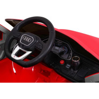 Детская аккумуляторная машинка Audi Q8 Красная