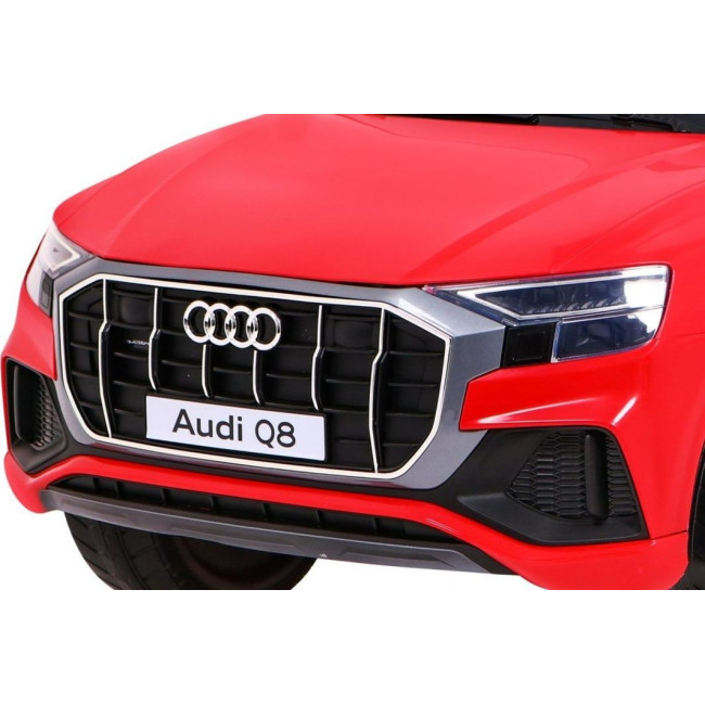 Детская аккумуляторная машинка Audi Q8 Красная