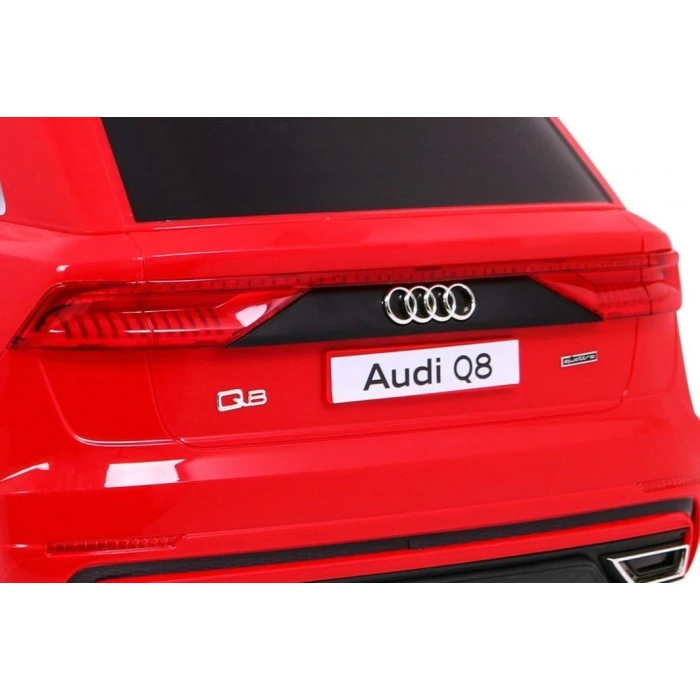 Дитяча акумуляторна машинка Audi Q8 Червона