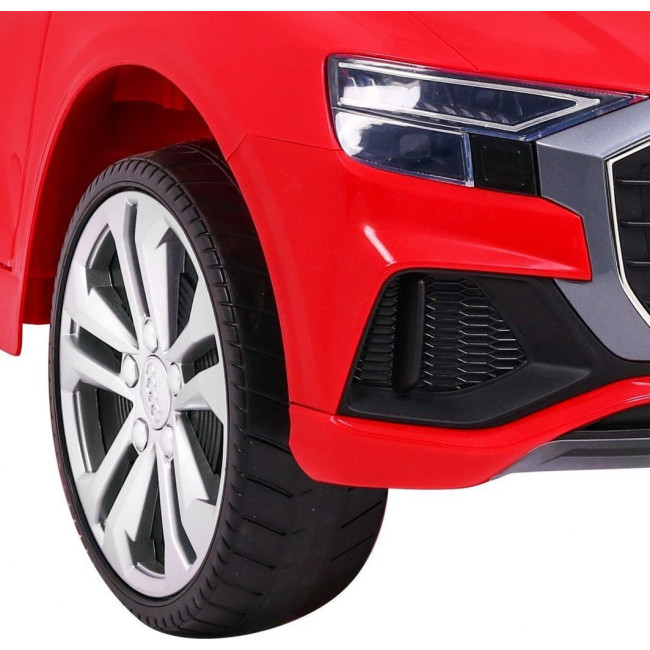 Детская аккумуляторная машинка Audi Q8 Красная