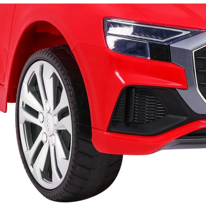 Дитяча акумуляторна машинка Audi Q8 Червона