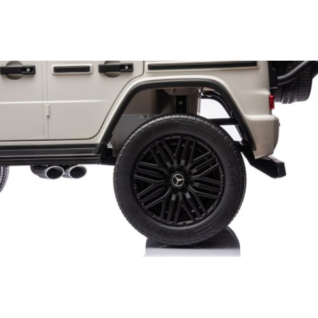 Детская аккумуляторная машинка Mercedes Benz G63 AMG XXL Белая