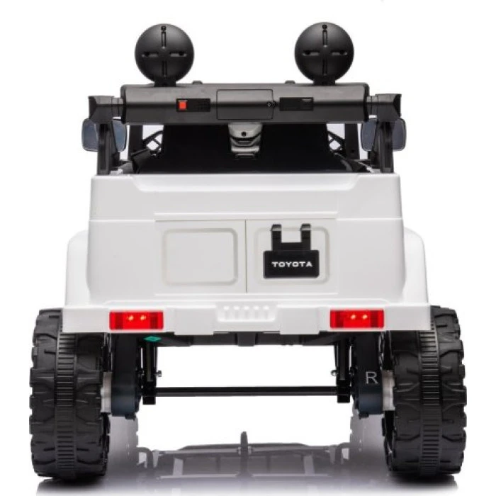 Дитяча акумуляторна машинка Toyota FJ Cruiser Біла