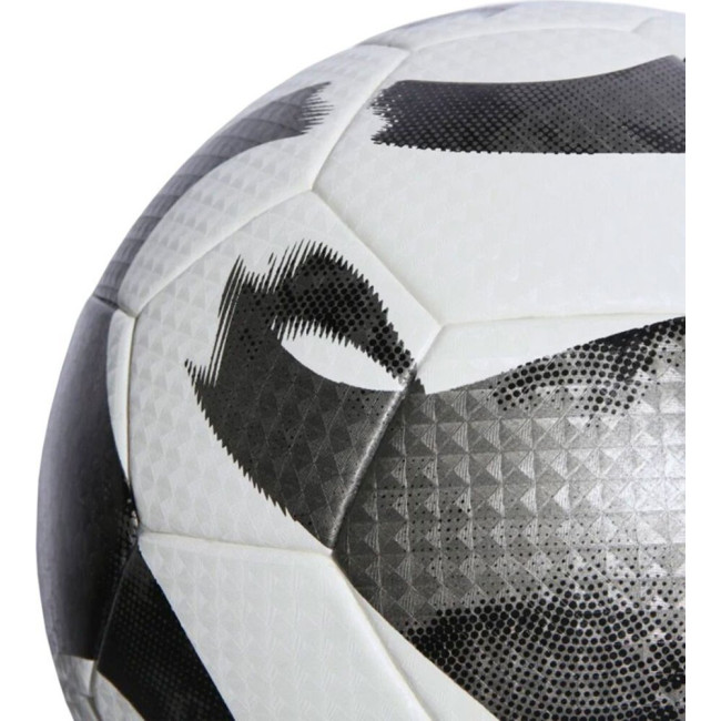 Мяч футбольный Adidas League Artificial HT2423 размер 5, бело-черный