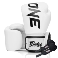 Перчатки боксерские кожаные с бинтами Fairtex BGV1-ONE 14 унций, белые