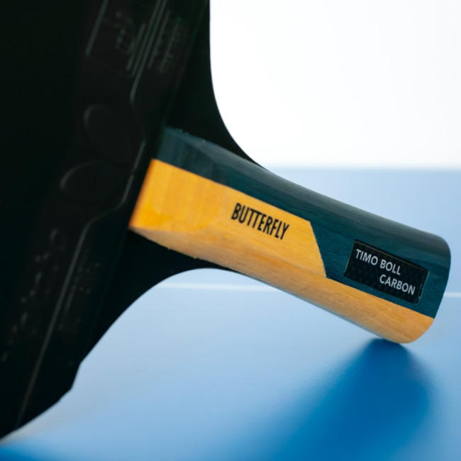 Ракетка для настольного тенниса BUTTERFLY Timo Boll Carbon, черно-красная.