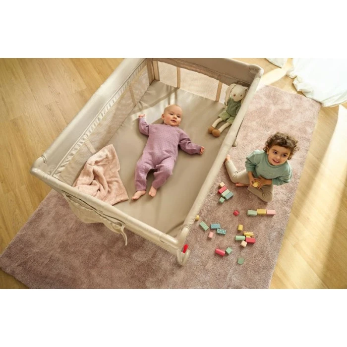 Ліжечко-манеж Lionelo LAURA BLACK CARBON