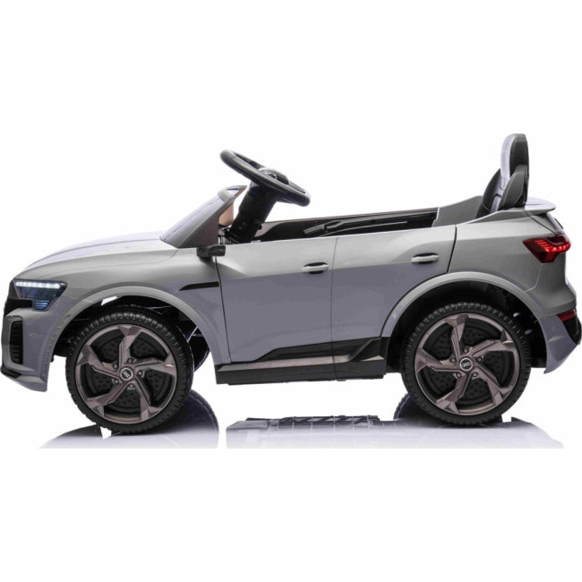 Дитяча акумуляторна машинка Audi SQ8 Сіра