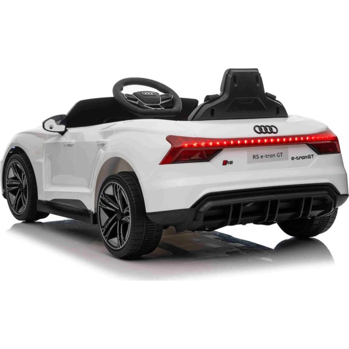 Детская аккумуляторная машинка Audi RS E-Tron GT Белая