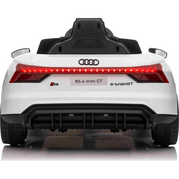 Детская аккумуляторная машинка Audi RS E-Tron GT Белая