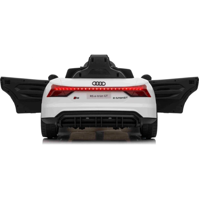 Детская аккумуляторная машинка Audi RS E-Tron GT Белая
