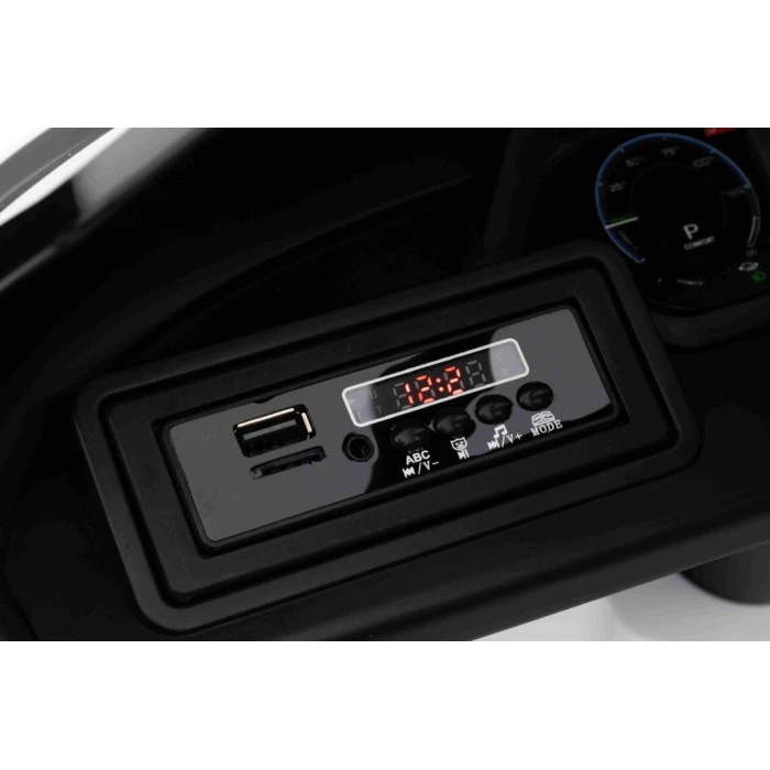 Детская аккумуляторная машинка Audi RS E-Tron GT Белая