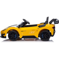 Детская аккумуляторная машинка Maserati MC20 GT2 Желтая